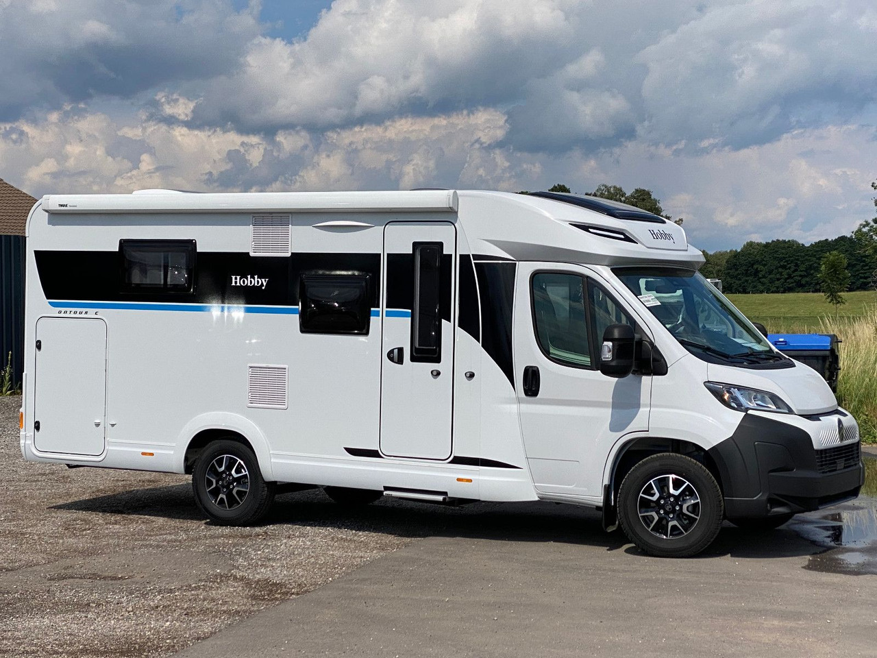 Hobby OnTour C 700 GQ MJ25/MARKISE/RFK/SAFETY-PAKET - Teilintegriertes Wohnmobil: das Bild 2 Hobby OnTour C 700 GQ MJ25/MARKISE/RFK/SAFETY-PAKET - Teilintegriertes Wohnmobil: das Bild 2
