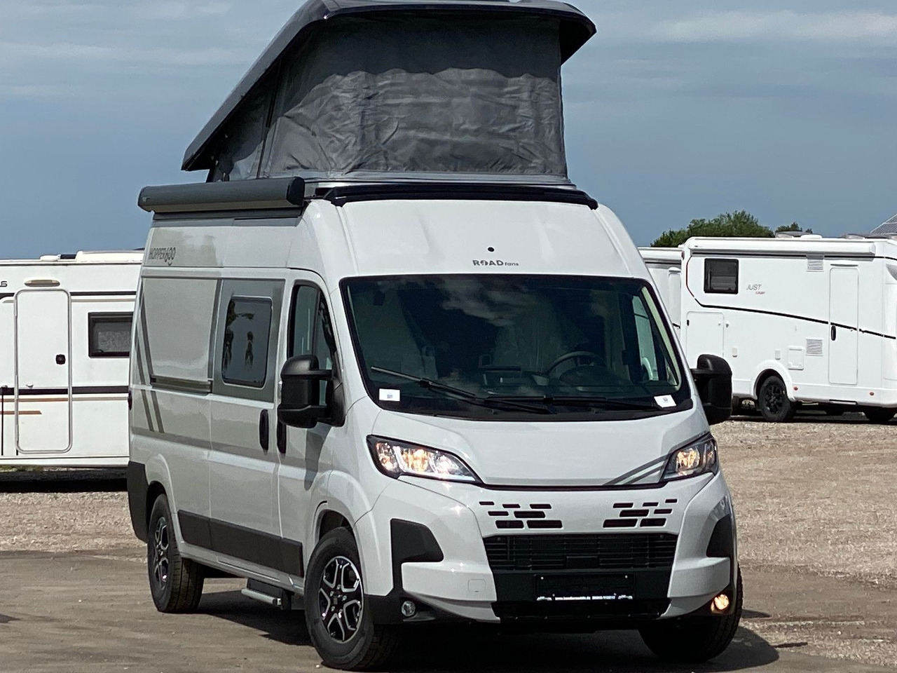 LMC INNOVAN 600 ,Aufstelldach,Automatik,25 Modell - Camper Van: das Bild 1 LMC INNOVAN 600 ,Aufstelldach,Automatik,25 Modell - Camper Van: das Bild 1