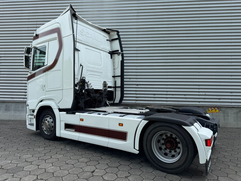 Scania S450 / Retarder / Full Air / Night Klima / 2 Tanks / TUV: 3-2026 / Belgium Truck - Sattelzugmaschine: das Bild 3 Scania S450 / Retarder / Full Air / Night Klima / 2 Tanks / TUV: 3-2026 / Belgium Truck - Sattelzugmaschine: das Bild 3