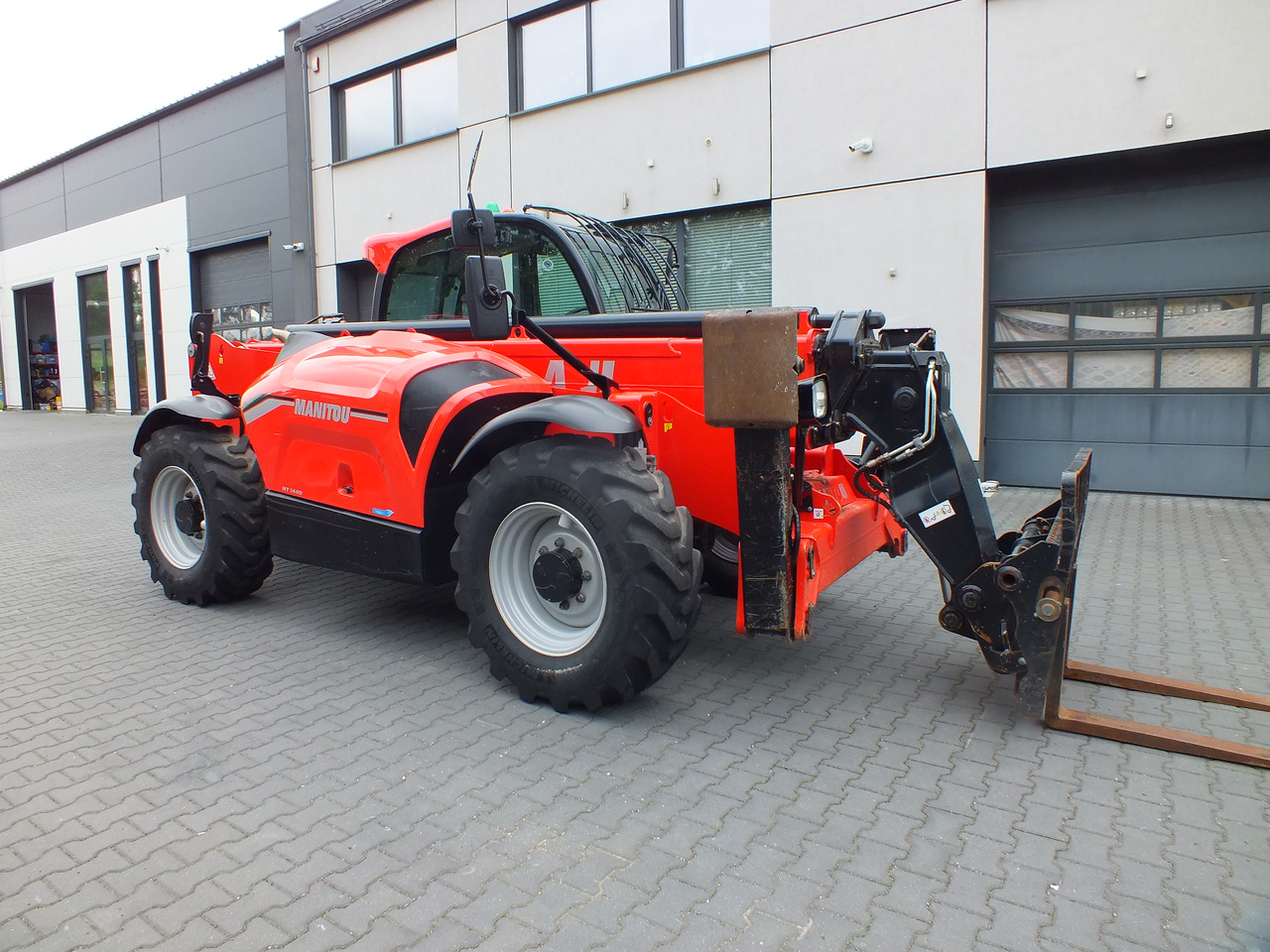 MANITOU MT 1440 - Teleskopradlader für Bagger: das Bild 2 MANITOU MT 1440 - Teleskopradlader für Bagger: das Bild 2
