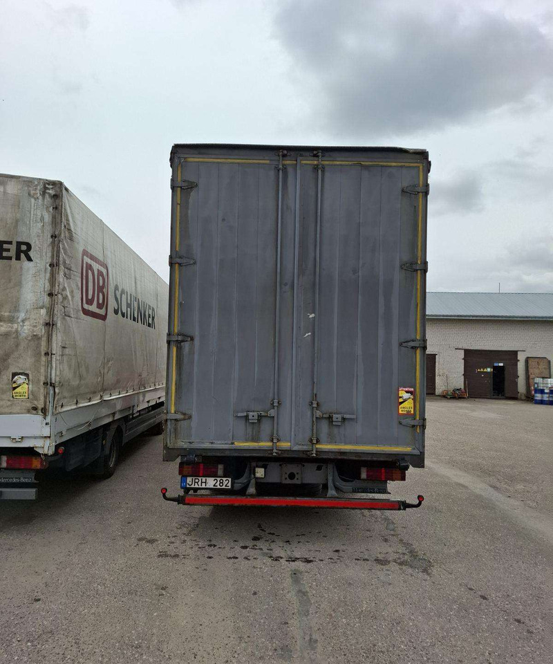 Mercedes-Benz Atego - Plane LKW: das Bild 4 Mercedes-Benz Atego - Plane LKW: das Bild 4