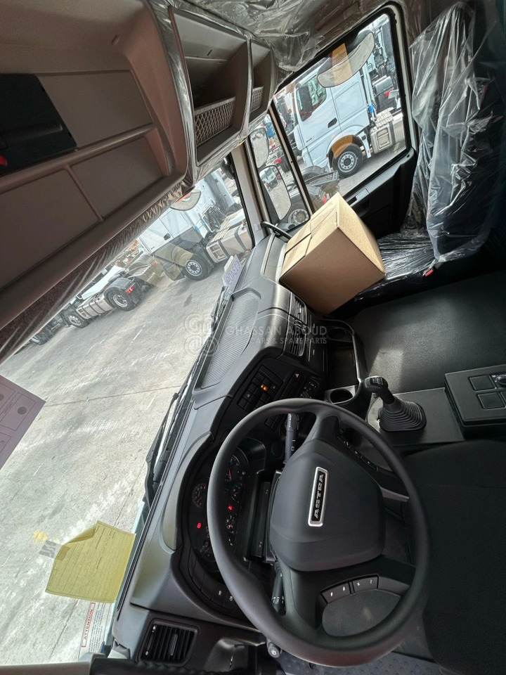ASTRA HD9 8x4 CHASSIS - Barcelona Stock - Fahrgestell LKW: das Bild 5 ASTRA HD9 8x4 CHASSIS - Barcelona Stock - Fahrgestell LKW: das Bild 5