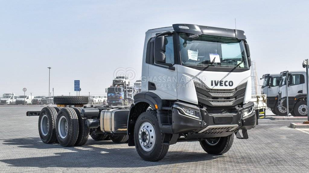 IVECO T-WAY Chassis 6×4 AD380T47H WHEELBASE 4500 MY25 - Fahrgestell LKW: das Bild 3 IVECO T-WAY Chassis 6×4 AD380T47H WHEELBASE 4500 MY25 - Fahrgestell LKW: das Bild 3