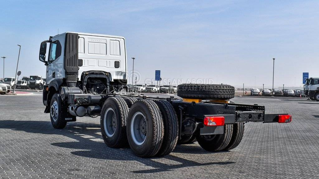 IVECO T-WAY Chassis 6×4 AT380T47H WHEELBASE 4500 MY24 - Fahrgestell LKW: das Bild 4 IVECO T-WAY Chassis 6×4 AT380T47H WHEELBASE 4500 MY24 - Fahrgestell LKW: das Bild 4