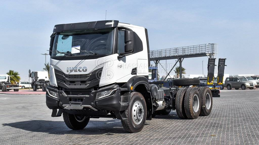 IVECO T-WAY Chassis 6×4 AT380T47H WHEELBASE 4500 MY25 - Fahrgestell LKW: das Bild 1 IVECO T-WAY Chassis 6×4 AT380T47H WHEELBASE 4500 MY25 - Fahrgestell LKW: das Bild 1
