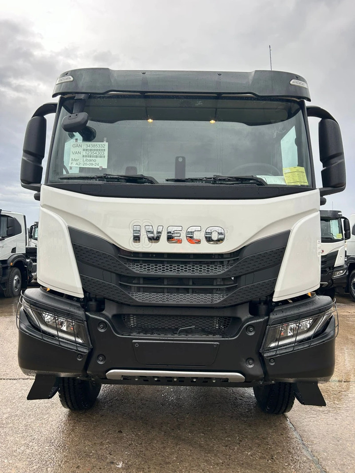 Iveco T-WAY AT380T43H 6x4 R20 Tyres Chassis - Barcelona Stock - Fahrgestell LKW: das Bild 1 Iveco T-WAY AT380T43H 6x4 R20 Tyres Chassis - Barcelona Stock - Fahrgestell LKW: das Bild 1