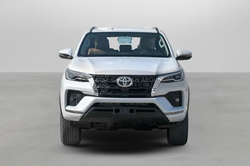 Toyota Fortuner 4X4 PART-TIME - SUV/ Geländewagen: das Bild 2 Toyota Fortuner 4X4 PART-TIME - SUV/ Geländewagen: das Bild 2