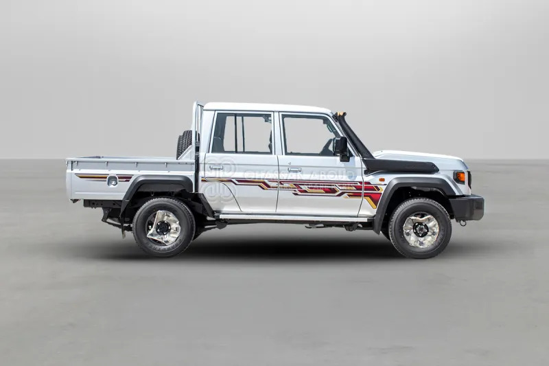 Toyota Land Cruiser Pick Up LC79 4x4 DC - Pick-up: das Bild 3 Toyota Land Cruiser Pick Up LC79 4x4 DC - Pick-up: das Bild 3