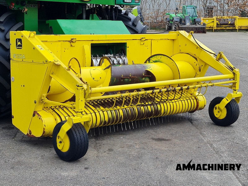 John Deere 630A pick-up - Ernteforsatz für Häcksler: das Bild 2 John Deere 630A pick-up - Ernteforsatz für Häcksler: das Bild 2