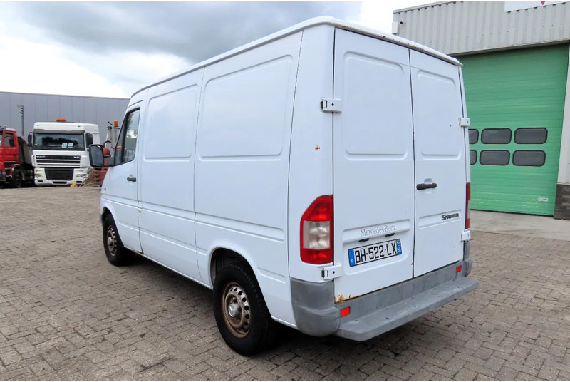 Mercedes-Benz Sprinter 208 3 seats. Very good bus! 100% engine and gearbox! France use - Kastenwagen: das Bild 5 Mercedes-Benz Sprinter 208 3 seats. Very good bus! 100% engine and gearbox! France use - Kastenwagen: das Bild 5
