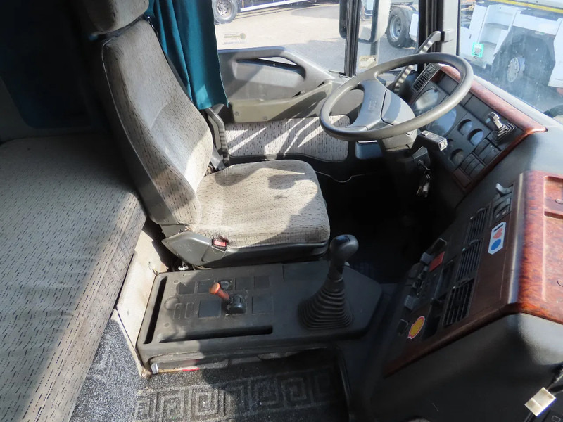 Sattelzugmaschine Iveco Eurostar 440.43 Manual. Very clean truck!!!: das Bild 16