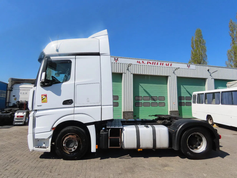 Mercedes-Benz Actros 1851 RETARDER, EVV, 831300 km original! RETARDER, 2 tanks - Sattelzugmaschine: das Bild 5 Mercedes-Benz Actros 1851 RETARDER, EVV, 831300 km original! RETARDER, 2 tanks - Sattelzugmaschine: das Bild 5