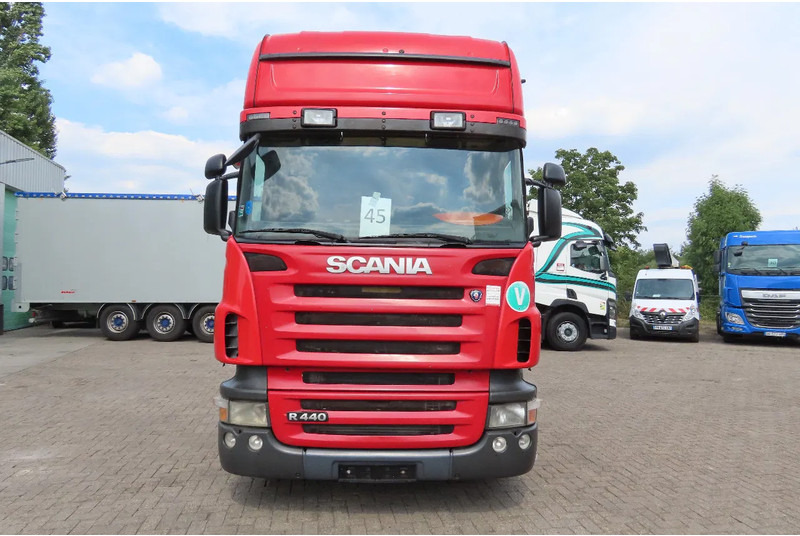 Scania R440 2 tanks Frigo, 927381km, no rust chassis - Sattelzugmaschine: das Bild 2 Scania R440 2 tanks Frigo, 927381km, no rust chassis - Sattelzugmaschine: das Bild 2