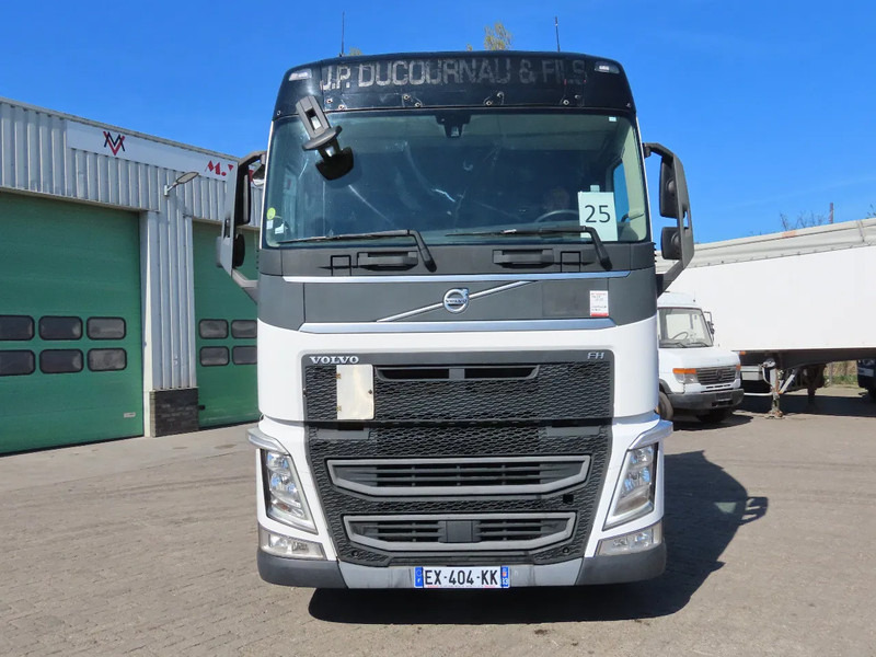 Volvo FH 460 YV2RTY0A3JB867622 FRIGO, 2X FUEL TANK, frigo, EURO6 - Sattelzugmaschine: das Bild 3 Volvo FH 460 YV2RTY0A3JB867622 FRIGO, 2X FUEL TANK, frigo, EURO6 - Sattelzugmaschine: das Bild 3