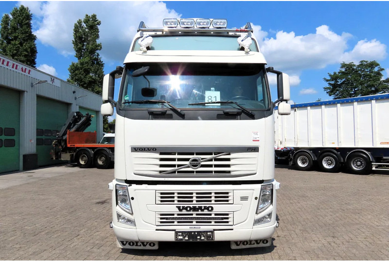 Volvo FH 460 vin: YV2AG20A6EB677978 2X FUEL TANK, PARKING CLIMA, FRIGO - Sattelzugmaschine: das Bild 4 Volvo FH 460 vin: YV2AG20A6EB677978 2X FUEL TANK, PARKING CLIMA, FRIGO - Sattelzugmaschine: das Bild 4