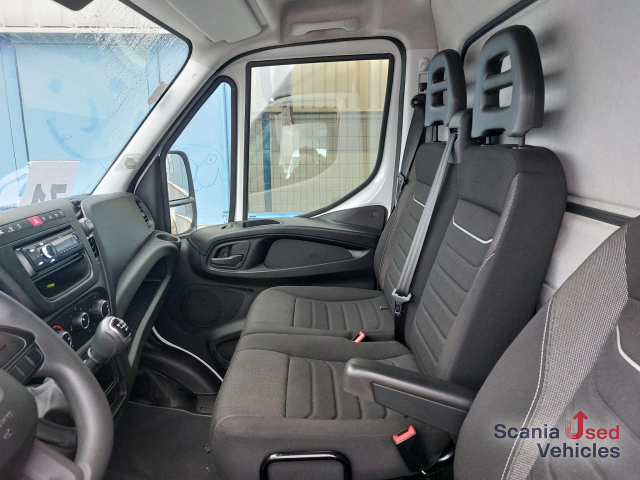 IVECO 35 C 16 Koffer Ladebordwand - Koffer Transporter: das Bild 3 IVECO 35 C 16 Koffer Ladebordwand - Koffer Transporter: das Bild 3