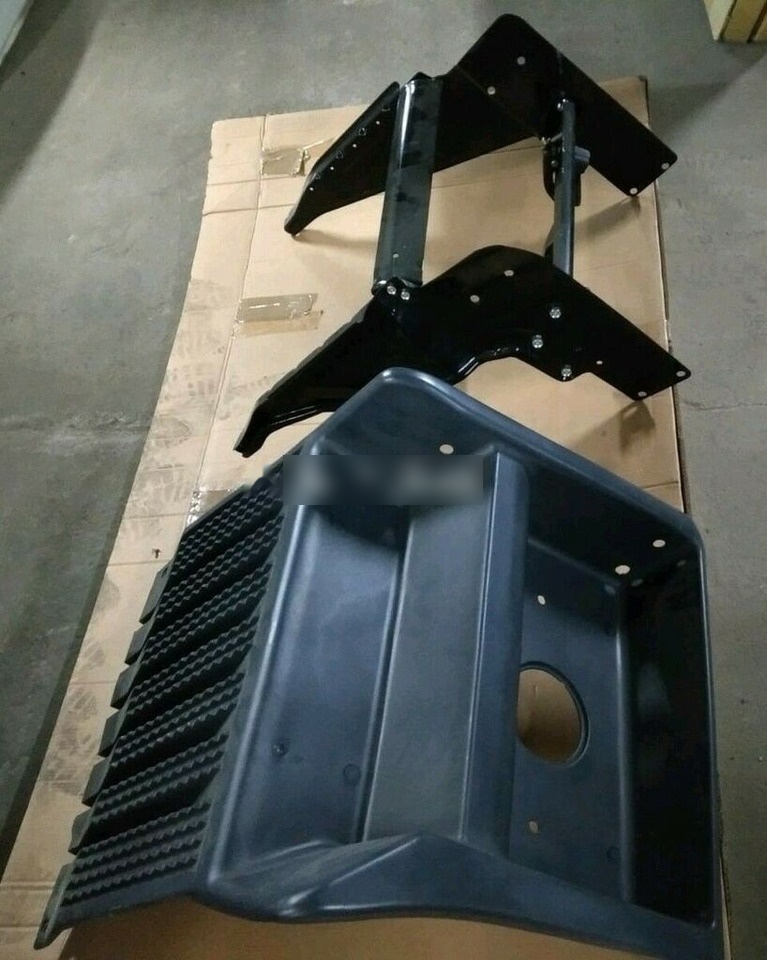 Scania COVER REPAIR KIT STEPS+SIDE BRACKETS+PLASTIC COVER Scania R, CR/CP - Batterie für LKW: das Bild 1 Scania COVER REPAIR KIT STEPS+SIDE BRACKETS+PLASTIC COVER Scania R, CR/CP - Batterie für LKW: das Bild 1