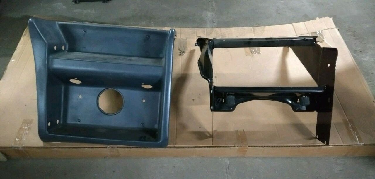 Scania COVER REPAIR KIT STEPS+SIDE BRACKETS+PLASTIC COVER Scania R, CR/CP - Batterie für LKW: das Bild 4 Scania COVER REPAIR KIT STEPS+SIDE BRACKETS+PLASTIC COVER Scania R, CR/CP - Batterie für LKW: das Bild 4