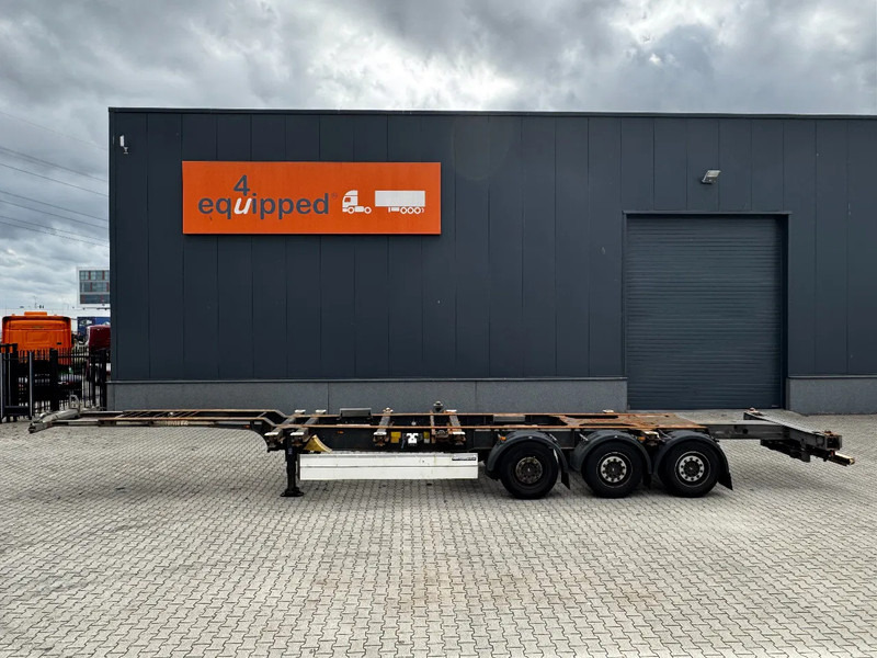 Schmitz Cargobull GOTHA 45FT HC, Scheibebremsen, vorne + hinten + Stoßstange ausziehbar, NL-Chassis, Liftachse - Container/ Wechselfahrgestell Auflieger: das Bild 3 Schmitz Cargobull GOTHA 45FT HC, Scheibebremsen, vorne + hinten + Stoßstange ausziehbar, NL-Chassis, Liftachse - Container/ Wechselfahrgestell Auflieger: das Bild 3