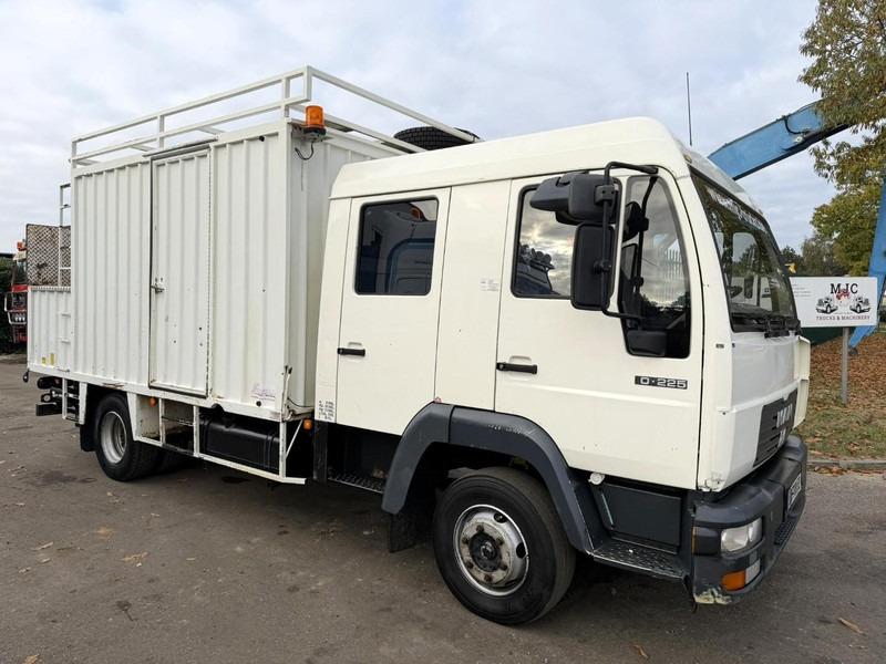 MAN 10.225 LC CLOSED BOX / KOFFER - DOKA - MANUAL GEARBOX - *344.000km* - STEEL SPRING / BLATT / LAMES - BE TRUCK - Koffer LKW: das Bild 1 MAN 10.225 LC CLOSED BOX / KOFFER - DOKA - MANUAL GEARBOX - *344.000km* - STEEL SPRING / BLATT / LAMES - BE TRUCK - Koffer LKW: das Bild 1
