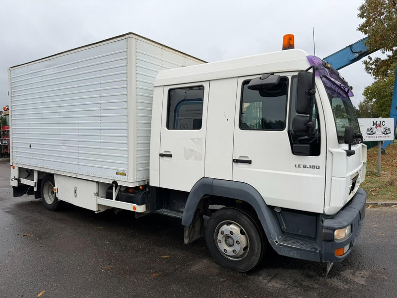 MAN LE 8.180 CLOSED BOX / KOFFER - DOKA - MANUAL GEARBOX - *248.000km* - STEEL SPRING / BLATT / LAMES - BE TRUCK - Koffer LKW: das Bild 1 MAN LE 8.180 CLOSED BOX / KOFFER - DOKA - MANUAL GEARBOX - *248.000km* - STEEL SPRING / BLATT / LAMES - BE TRUCK - Koffer LKW: das Bild 1