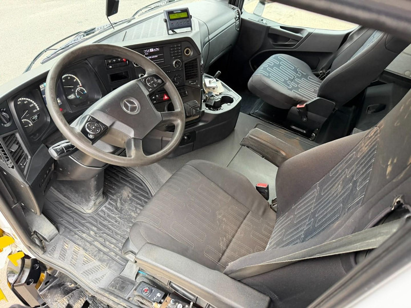 Abrollkipper, Autokran Mercedes-Benz AROCS 4143 8X4 WAF HOOKLIFT + CRANE EFFER 395 4S + ROTATOR + RADIO - 5/6 F - BE TRUCK - VERY NICE CONDITION: das Bild 14 Abrollkipper, Autokran Mercedes-Benz AROCS 4143 8X4 WAF HOOKLIFT + CRANE EFFER 395 4S + ROTATOR + RADIO - 5/6 F - BE TRUCK - VERY NICE CONDITION: das Bild 14