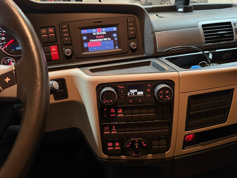 Sattelzugmaschine MAN TGA 18.460 XLX BLS - *471.000km* - 13L MOTOR - FULL SPOILERS / SIDESKIRTS / FRIGO - BE TRUCK: das Bild 11