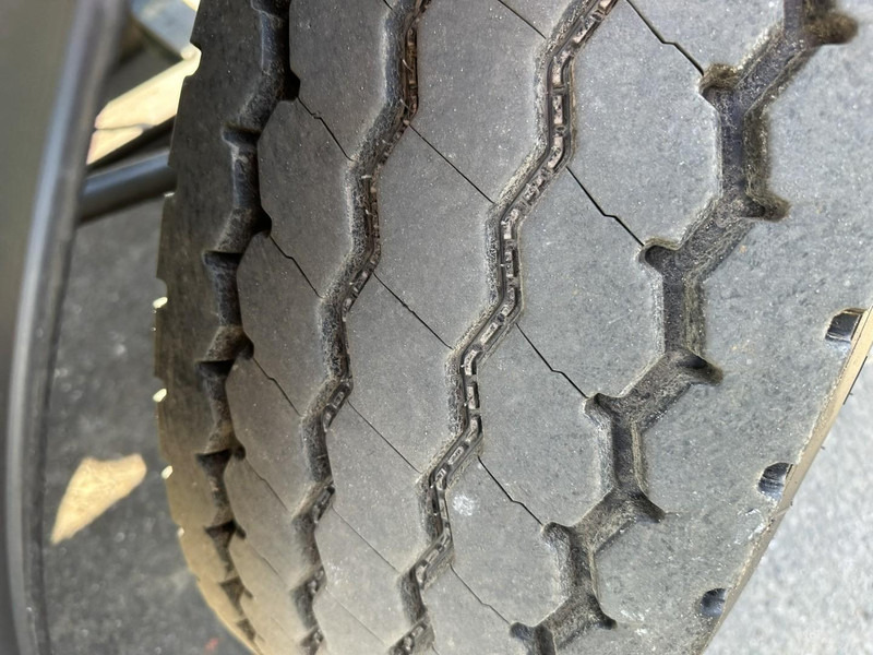 Fahrgestell LKW Volvo FM 340 8x2 CHASSIS (7m35) - LIFT+STEERING AXLE - MANUAL GEARBOX - EURO 3 - TÜV 05/2025 - BE TRUCK: das Bild 17