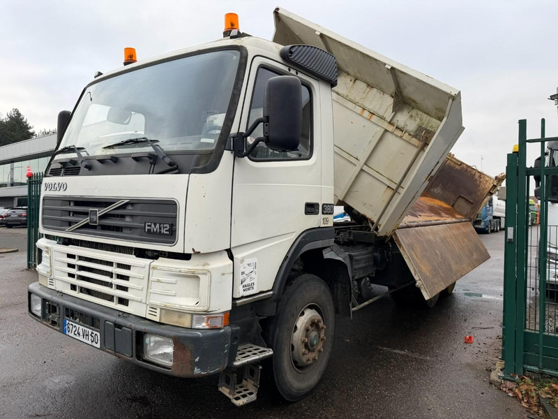 Volvo FM 380 6X4 2 WAY TIPPER + BORDMATIC / 2 SEITEN KIPPER - 13T AXLES - MANUAL 12 (3+3) - BIG AXLES HUB REDUCTION - STEEL SPRING - Kipper: das Bild 4 Volvo FM 380 6X4 2 WAY TIPPER + BORDMATIC / 2 SEITEN KIPPER - 13T AXLES - MANUAL 12 (3+3) - BIG AXLES HUB REDUCTION - STEEL SPRING - Kipper: das Bild 4