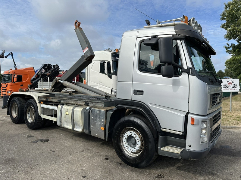 Volvo FM 400 6x4 HOOKLIFT / HAAKARM WAF 20T - EURO 5 - MANUAL - BLADVERING / STEEL SUSPENSION - TÜV 02/2026 - BE TRUCK - Abrollkipper: das Bild 1 Volvo FM 400 6x4 HOOKLIFT / HAAKARM WAF 20T - EURO 5 - MANUAL - BLADVERING / STEEL SUSPENSION - TÜV 02/2026 - BE TRUCK - Abrollkipper: das Bild 1