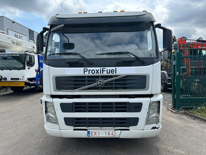 Volvo FM 450 6x2 19.000L - 5 COMP. FUEL TANKER / CITERNE - LIFT + STEERING AXLE - EURO 5 - - Tankwagen: das Bild 2 Volvo FM 450 6x2 19.000L - 5 COMP. FUEL TANKER / CITERNE - LIFT + STEERING AXLE - EURO 5 - - Tankwagen: das Bild 2