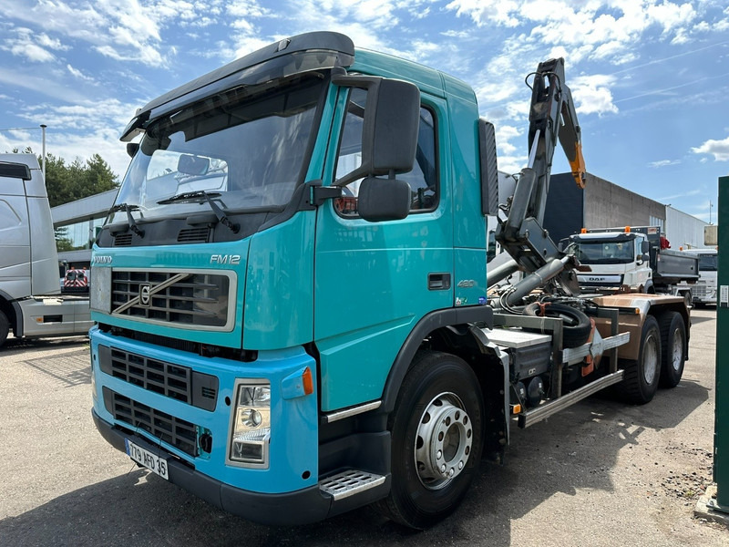 Volvo FM12-420 6x2 HOOKLIFT - MANUAL - EURO 3 - AIR SUSPENSION - 10 TIRES / DOUBLE WHEELS - FR TRUCK - Abrollkipper: das Bild 3 Volvo FM12-420 6x2 HOOKLIFT - MANUAL - EURO 3 - AIR SUSPENSION - 10 TIRES / DOUBLE WHEELS - FR TRUCK - Abrollkipper: das Bild 3