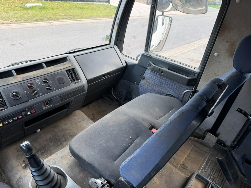 Wohnmobil MAN LE 220 C 4x4 CAMPER BASE - EXPEDITION TRUCK - CAMPING CAR - WOHNMOBILBASIS - CAMION EXPEDITION - CAMPER BASE: das Bild 18