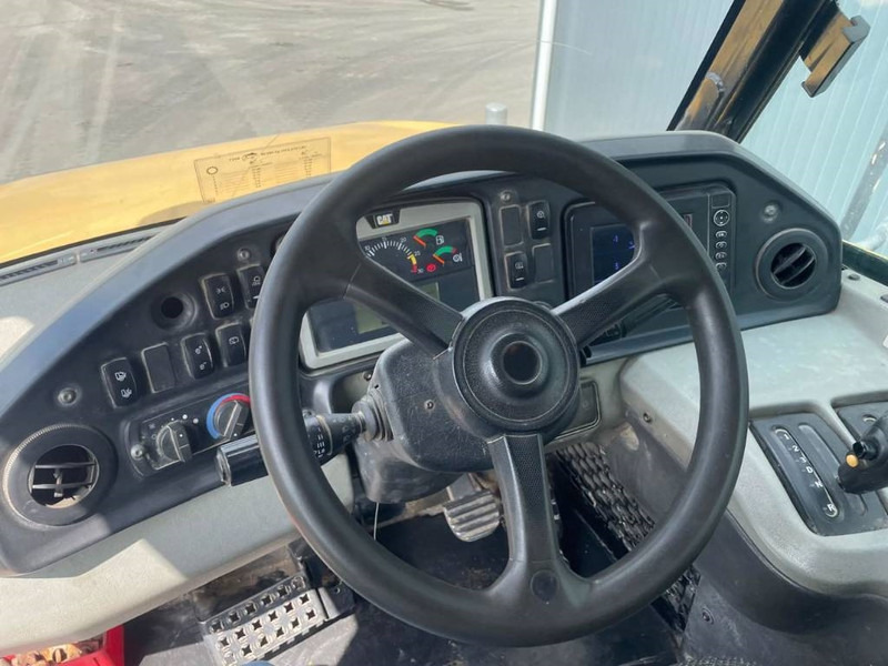 Knickgelenkter Dumper Cat 735 | 735B: das Bild 18