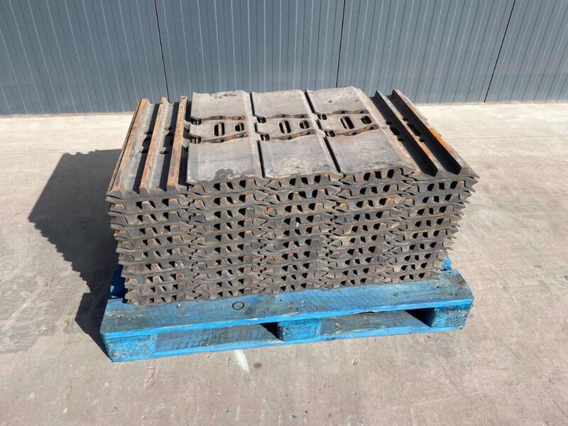 Hyundai R210 / R215 / R220 / R235 / R250 / R260 - Rahmen/ Chassis für Baumaschine: das Bild 4 Hyundai R210 / R215 / R220 / R235 / R250 / R260 - Rahmen/ Chassis für Baumaschine: das Bild 4