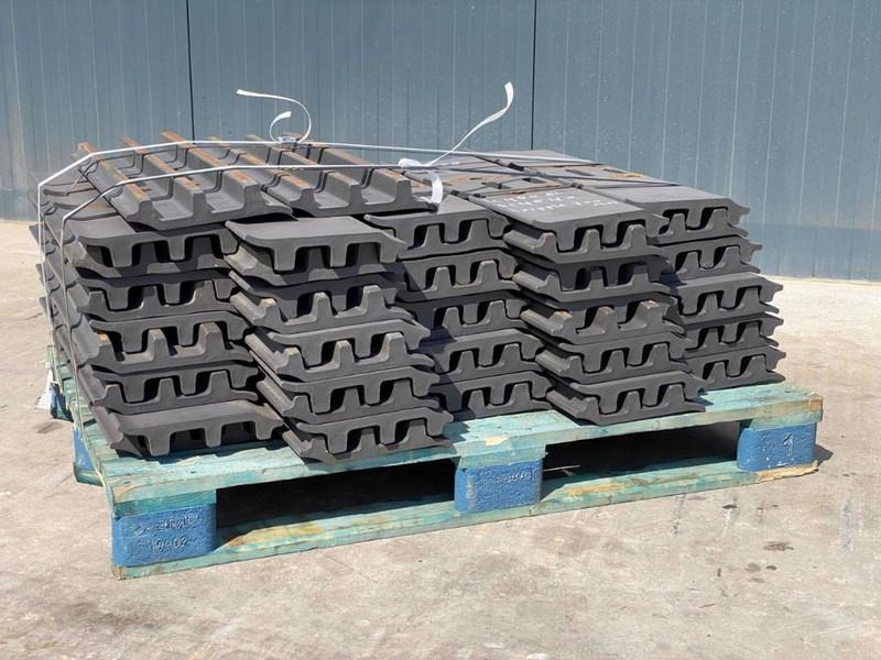 Komatsu PC300 / PC360 / PC400 Shoes/Pads - Rahmen/ Chassis für Baumaschine: das Bild 3 Komatsu PC300 / PC360 / PC400 Shoes/Pads - Rahmen/ Chassis für Baumaschine: das Bild 3