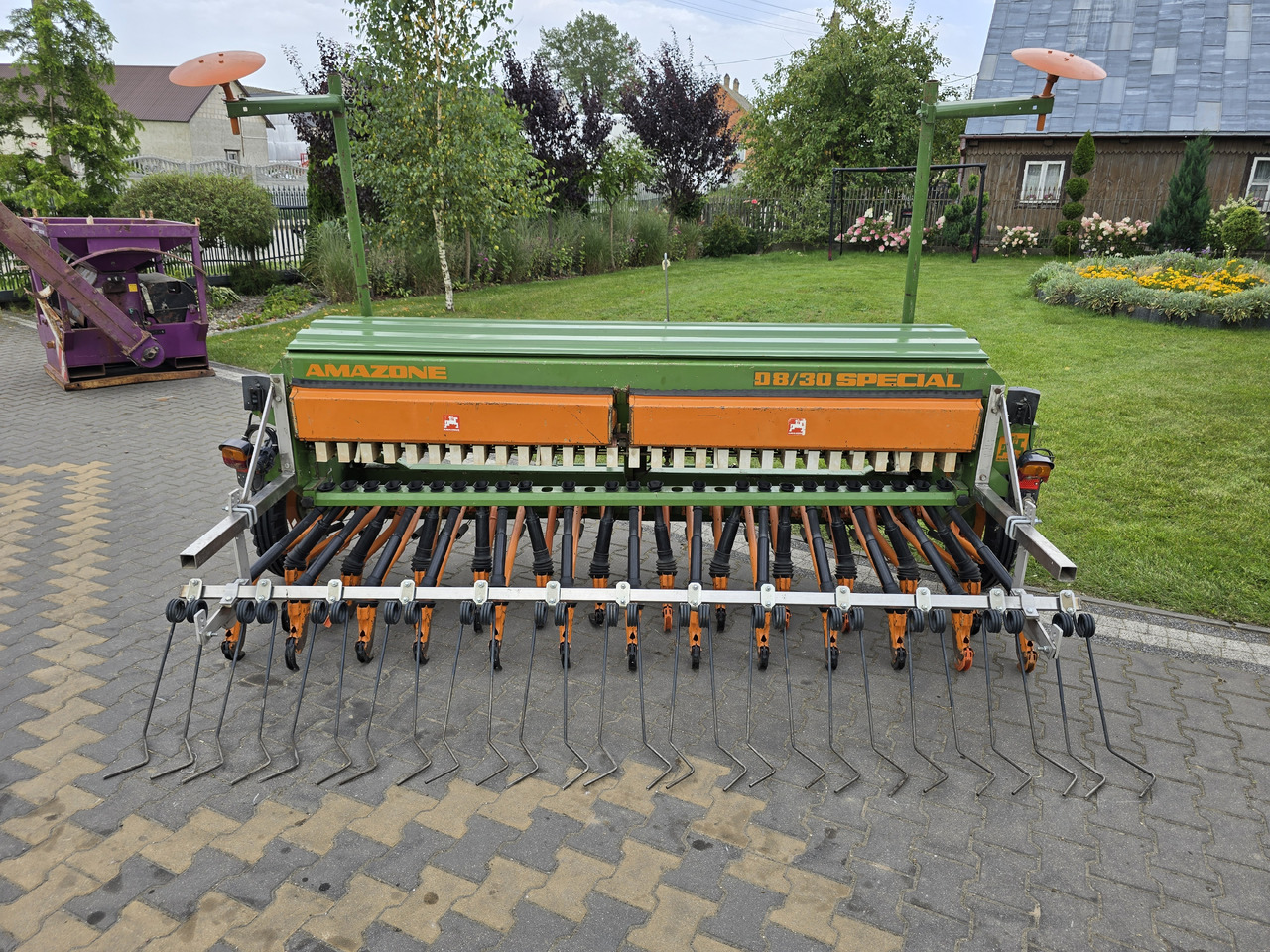 AMAZONE D8/30 SPECIAL - Sätechnik: das Bild 2 AMAZONE D8/30 SPECIAL - Sätechnik: das Bild 2