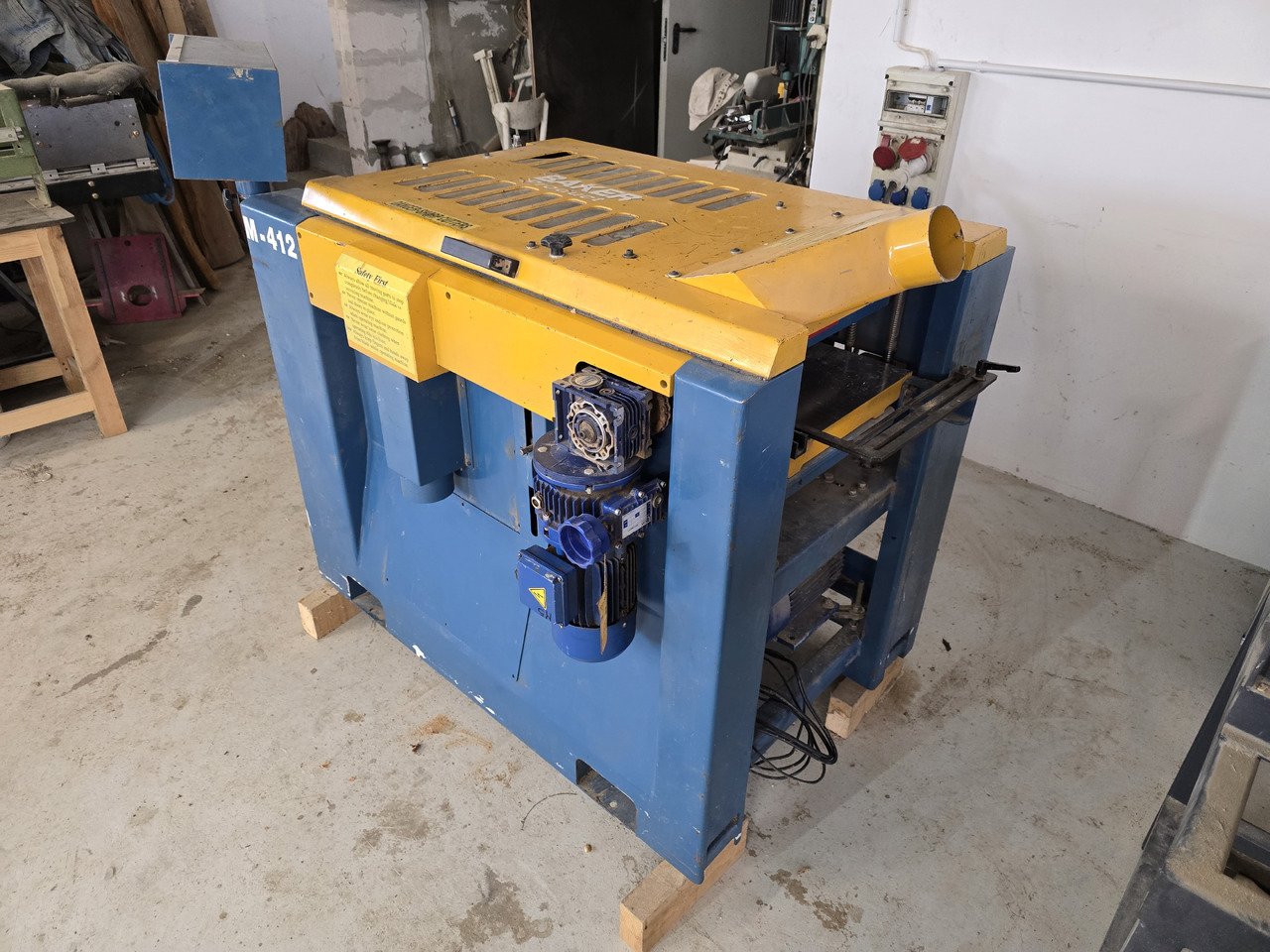 BAKER M-412 - Holzbearbeitungsmaschine: das Bild 5 BAKER M-412 - Holzbearbeitungsmaschine: das Bild 5