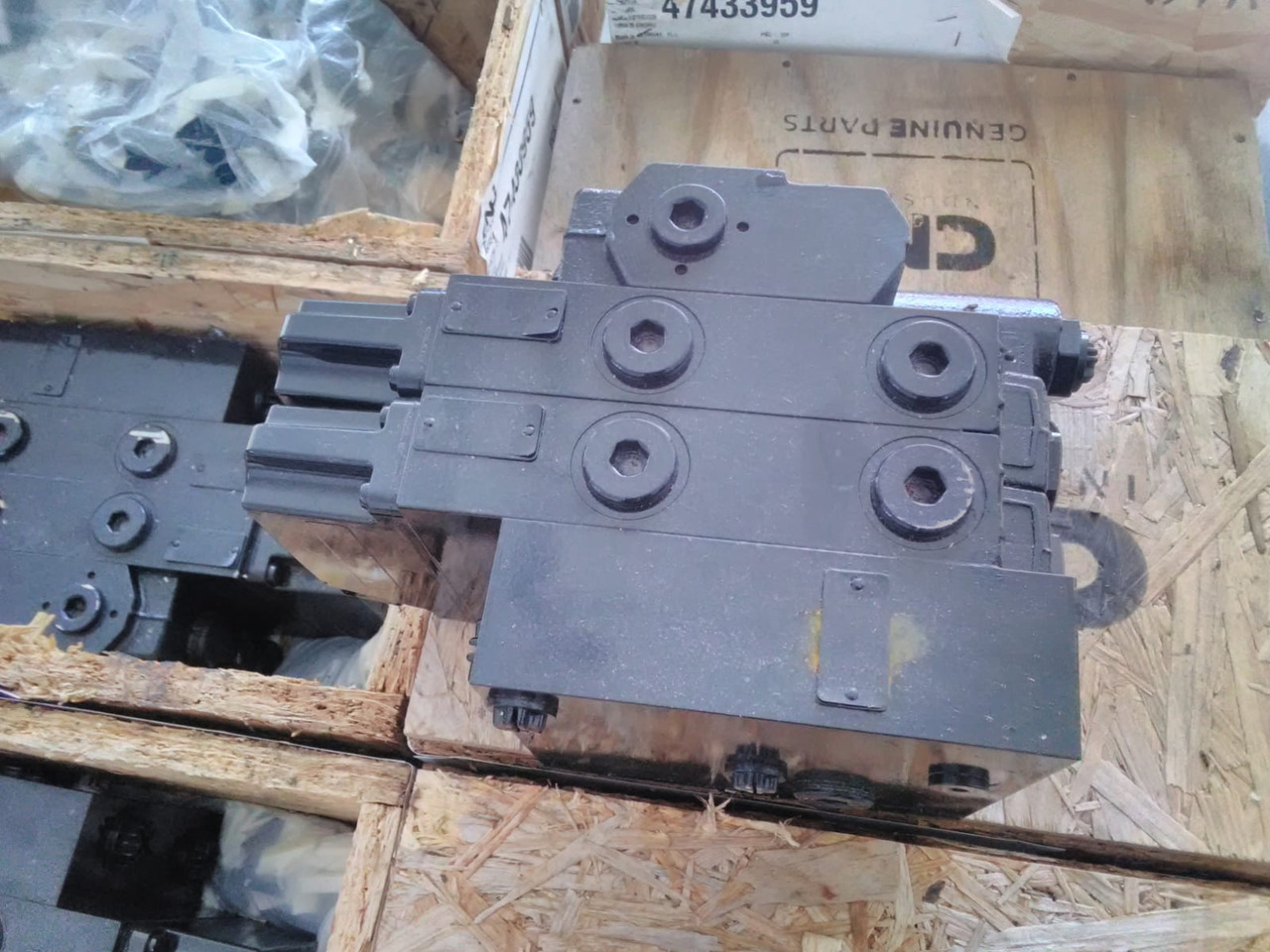 CNH 47433959 - Ventil für Landmaschine: das Bild 3 CNH 47433959 - Ventil für Landmaschine: das Bild 3