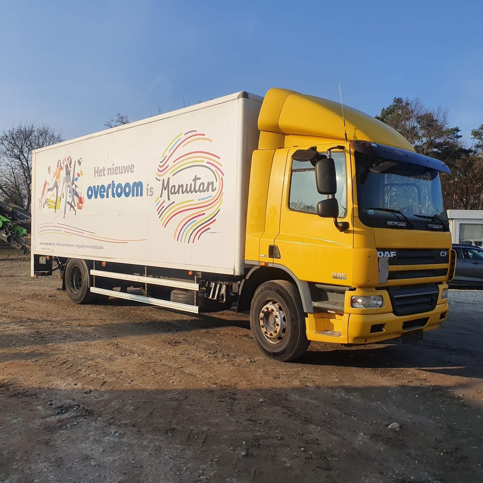DAF CF 65.220 - Koffer LKW: das Bild 2 DAF CF 65.220 - Koffer LKW: das Bild 2