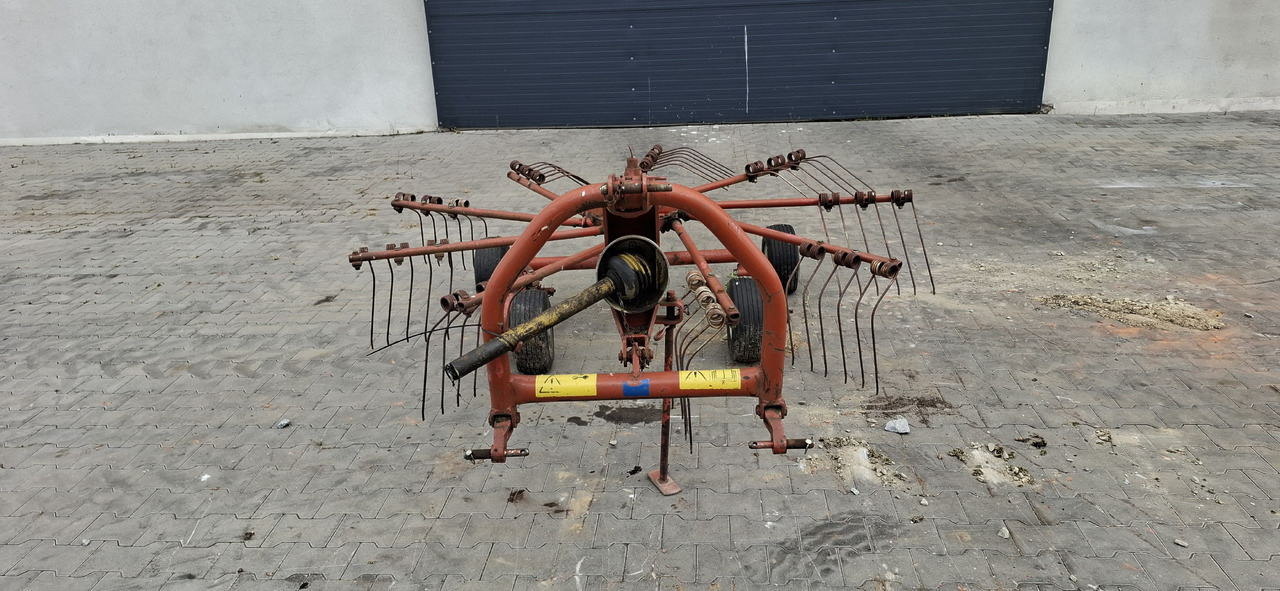 KUHN GA 300 GM - Heuwender/ Wenderechen: das Bild 3 KUHN GA 300 GM - Heuwender/ Wenderechen: das Bild 3