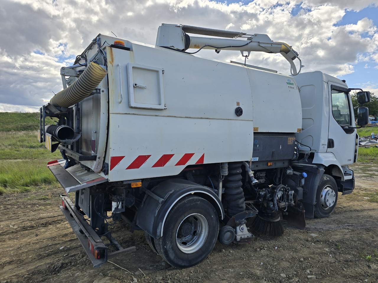 RENAULT Midlum - Kehrmaschine: das Bild 4 RENAULT Midlum - Kehrmaschine: das Bild 4