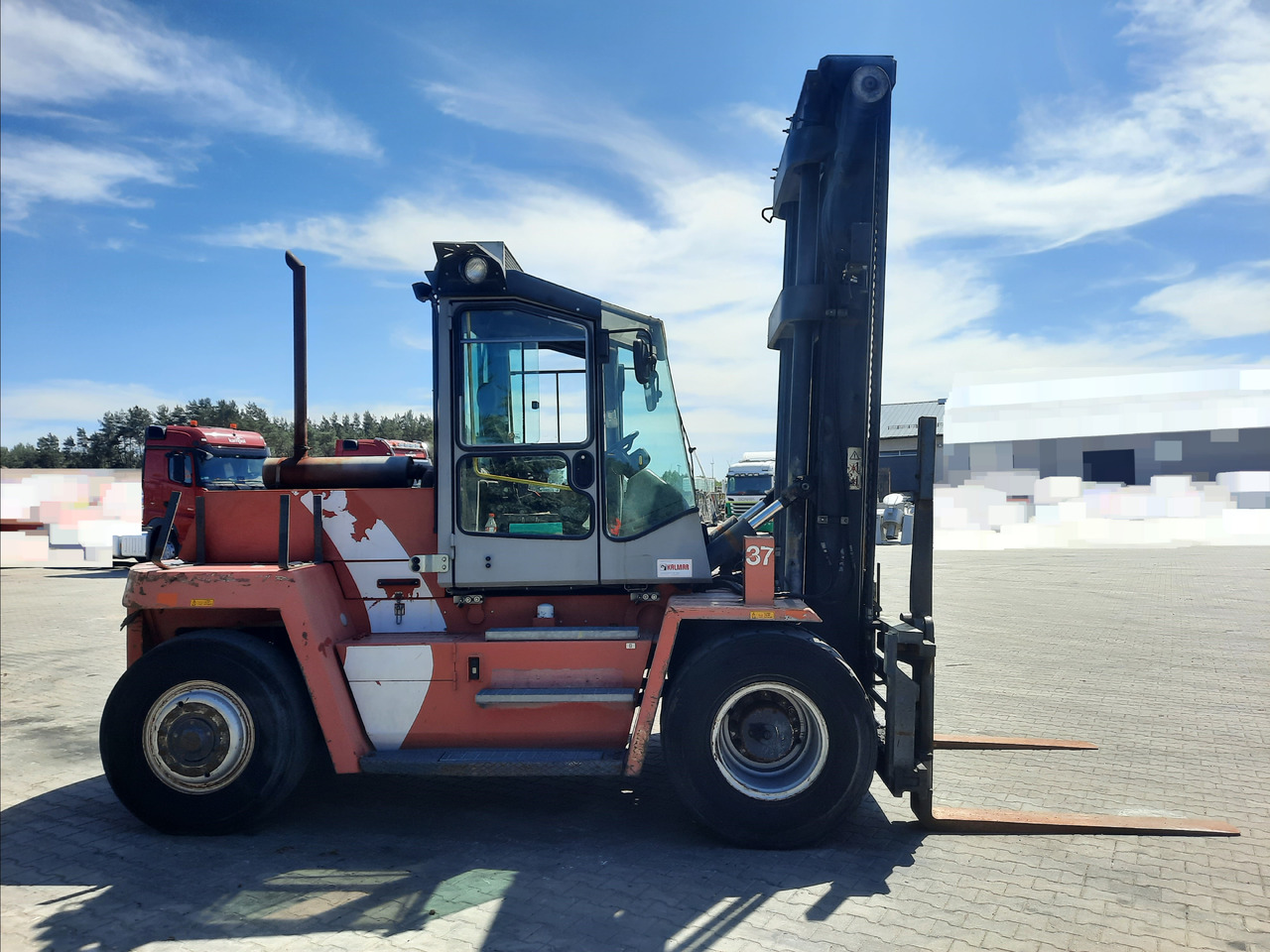 Kalmar DCD 100-6 - Dieselstapler: das Bild 3 Kalmar DCD 100-6 - Dieselstapler: das Bild 3