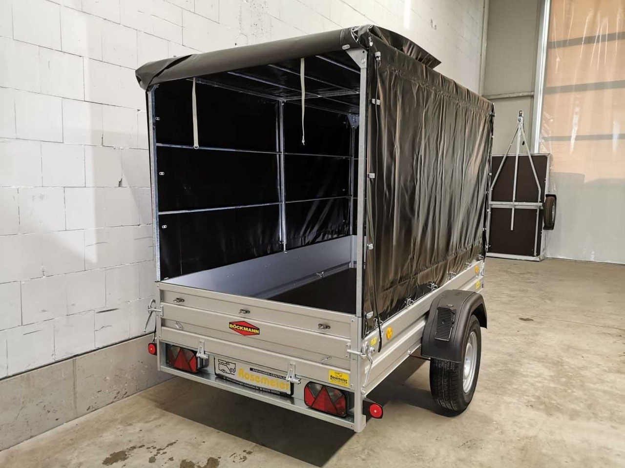 BOECKMANN TL-AL 2513/135 Eco XXL Kastenanhänger gebremst - PKW Anhänger: das Bild 4 BOECKMANN TL-AL 2513/135 Eco XXL Kastenanhänger gebremst - PKW Anhänger: das Bild 4