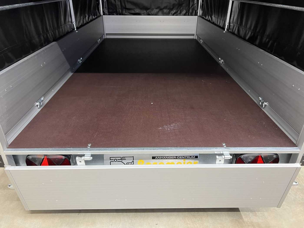 BOECKMANN TL-AL 3015/27 Eco XXL Plane Kastenanhänger gebre - PKW Anhänger: das Bild 5 BOECKMANN TL-AL 3015/27 Eco XXL Plane Kastenanhänger gebre - PKW Anhänger: das Bild 5