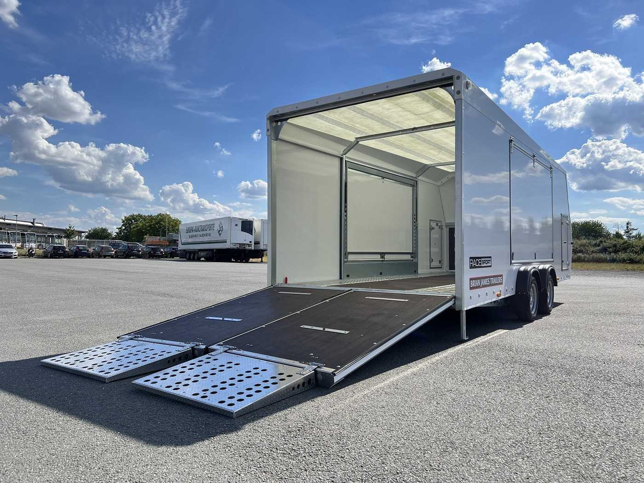 BRIAN_JAMES Race Sport 340-5010 Autotransporter geschlossen - Autotransporter Anhänger: das Bild 5 BRIAN_JAMES Race Sport 340-5010 Autotransporter geschlossen - Autotransporter Anhänger: das Bild 5