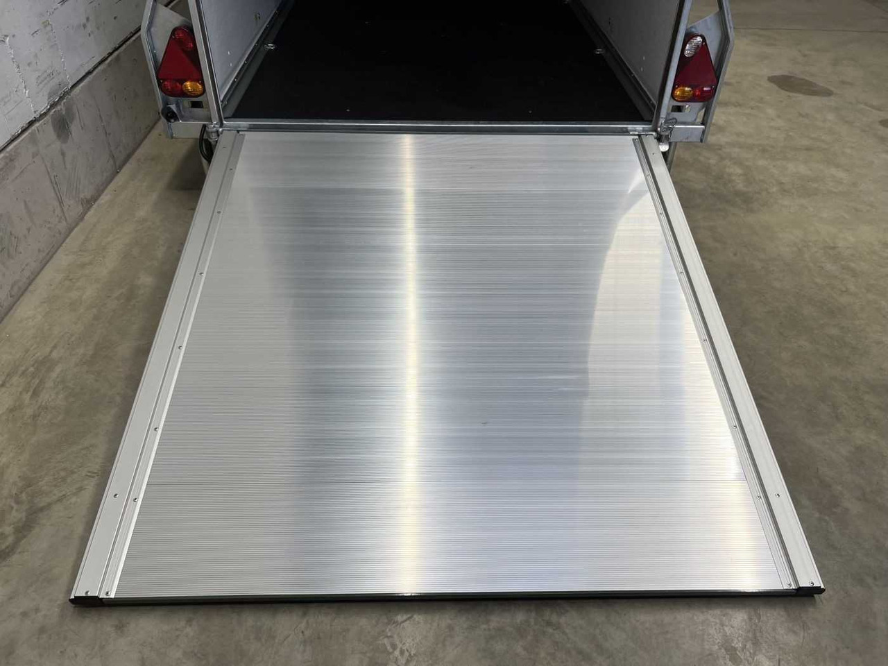 CHEVAL LIBERTE Cargo 1300.02 Alu-Felgen Kofferanhänger - Koffer Anhänger: das Bild 3 CHEVAL LIBERTE Cargo 1300.02 Alu-Felgen Kofferanhänger - Koffer Anhänger: das Bild 3