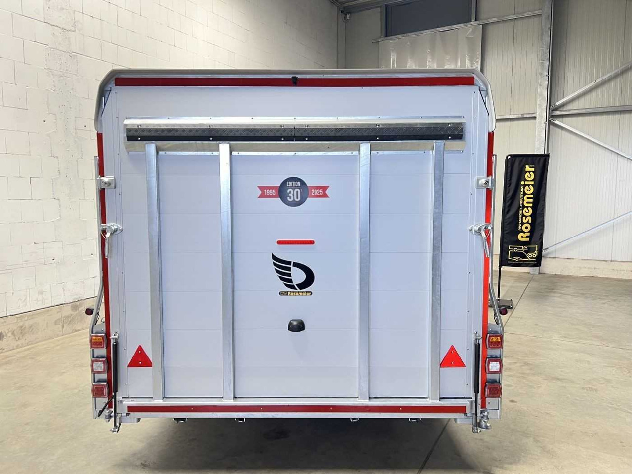 CHEVAL LIBERTE DEBON C2000 Roadster ALF Autotransporter geschlossen - Autotransporter Anhänger: das Bild 5 CHEVAL LIBERTE DEBON C2000 Roadster ALF Autotransporter geschlossen - Autotransporter Anhänger: das Bild 5