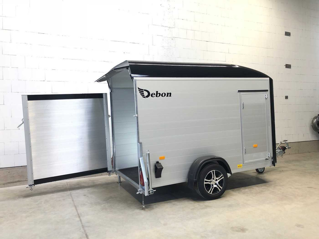 CHEVAL LIBERTE DEBON C300 Roadster Alufelge Kofferanhänger - Motorradanhänger: das Bild 4 CHEVAL LIBERTE DEBON C300 Roadster Alufelge Kofferanhänger - Motorradanhänger: das Bild 4