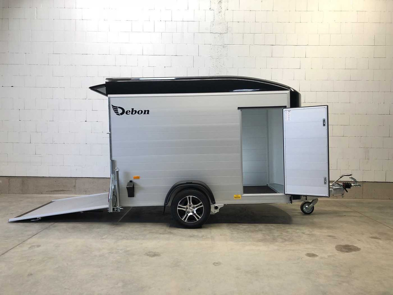 CHEVAL LIBERTE DEBON C300 Roadster Alufelge Kofferanhänger - Motorradanhänger: das Bild 1 CHEVAL LIBERTE DEBON C300 Roadster Alufelge Kofferanhänger - Motorradanhänger: das Bild 1